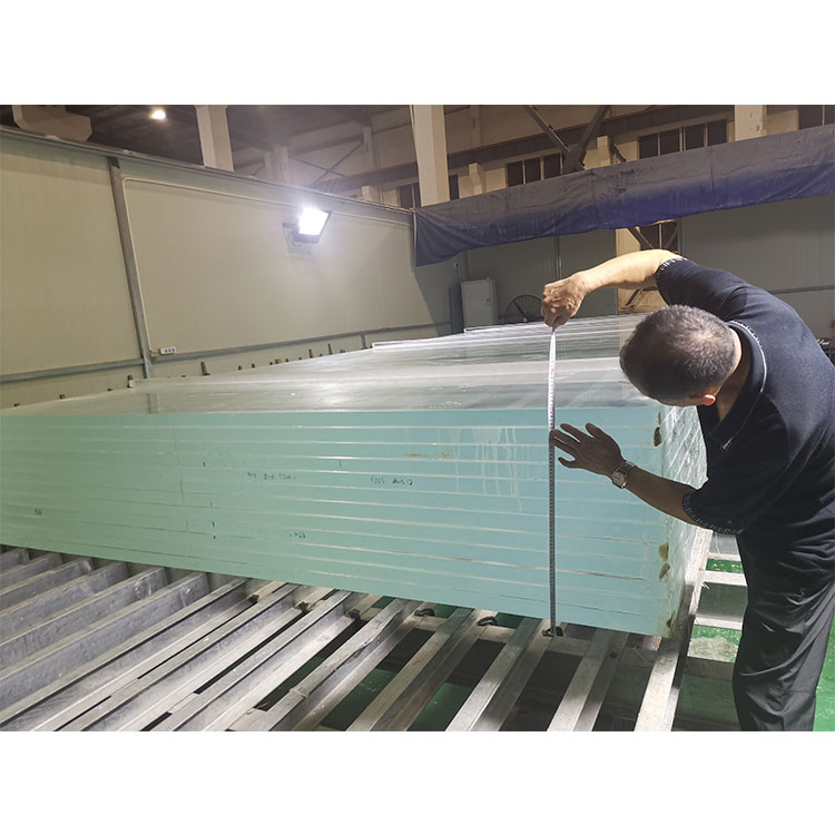 600mm thick acrylic plate Акриловая пластина толщиной 600 мм.